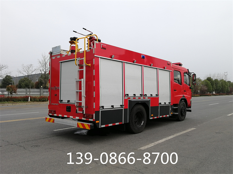東風(fēng)153泡沫消防車(6噸)圖片